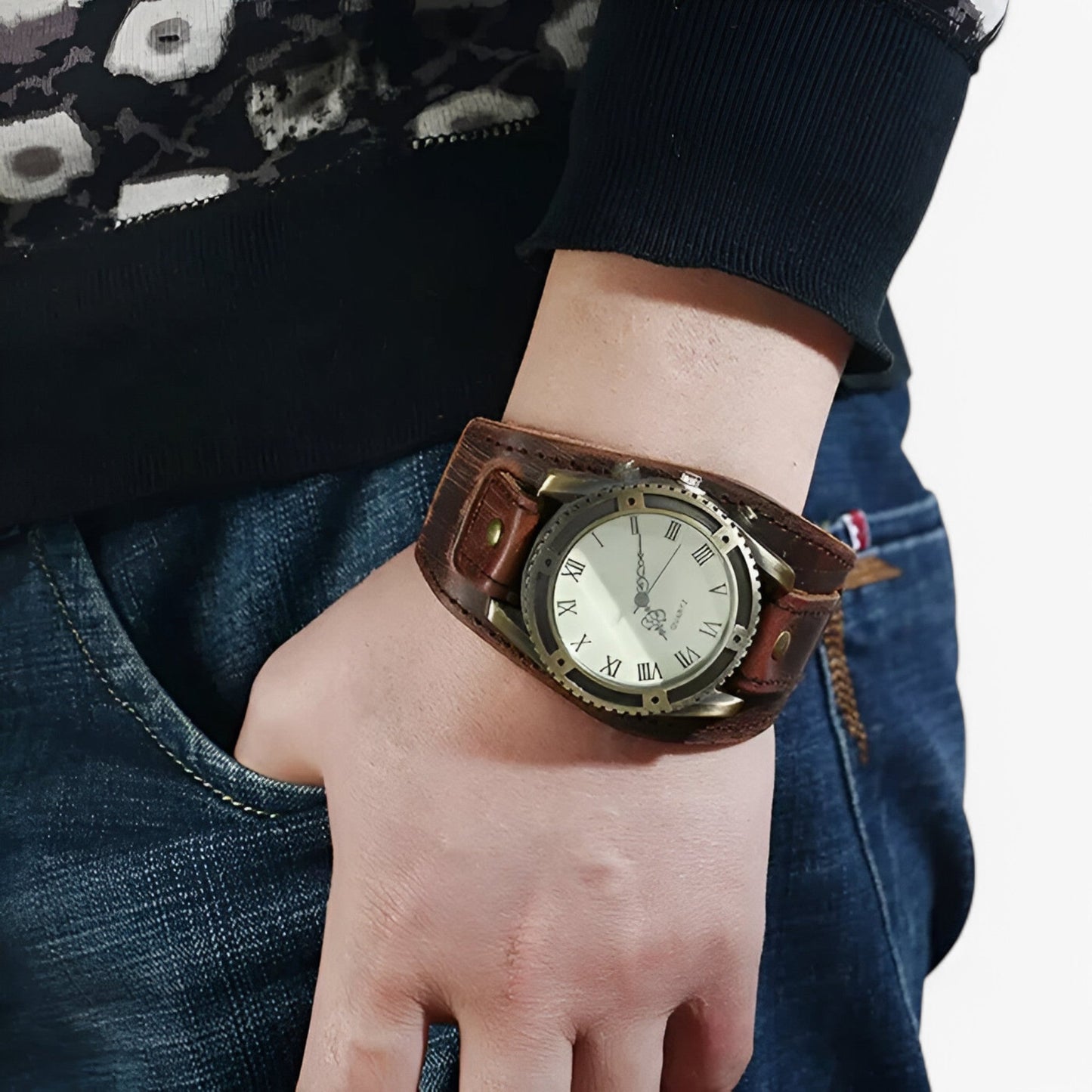 Vintage Roman Numeral Leather Strap Mens Quartz Watch